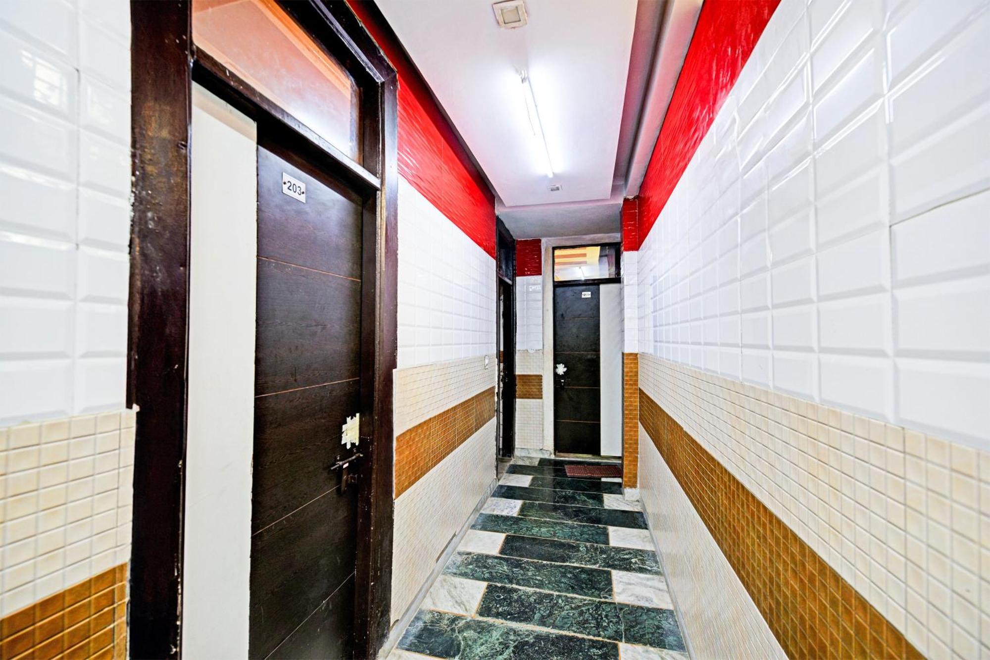 Hotel O Granville Нью-Дели Экстерьер фото